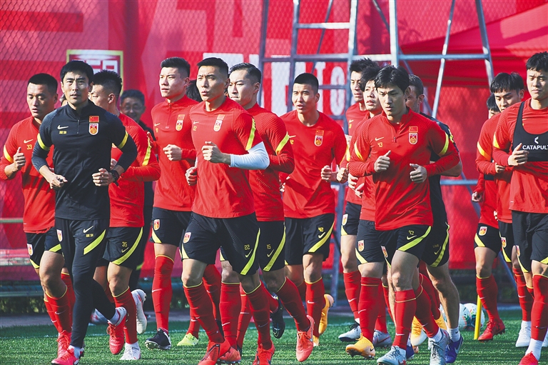 加图索：自从担任意大利主教练以来，我一直在照搬里皮的做法（加图索：出任意大利主帅以来，我始终沿袭里皮的执教方式）