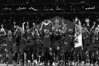 卡里克：曼联掌控了本场比赛，维拉进的球都是逆风球（卡里克：曼联占据主动，维拉的进球皆为逆势而来）