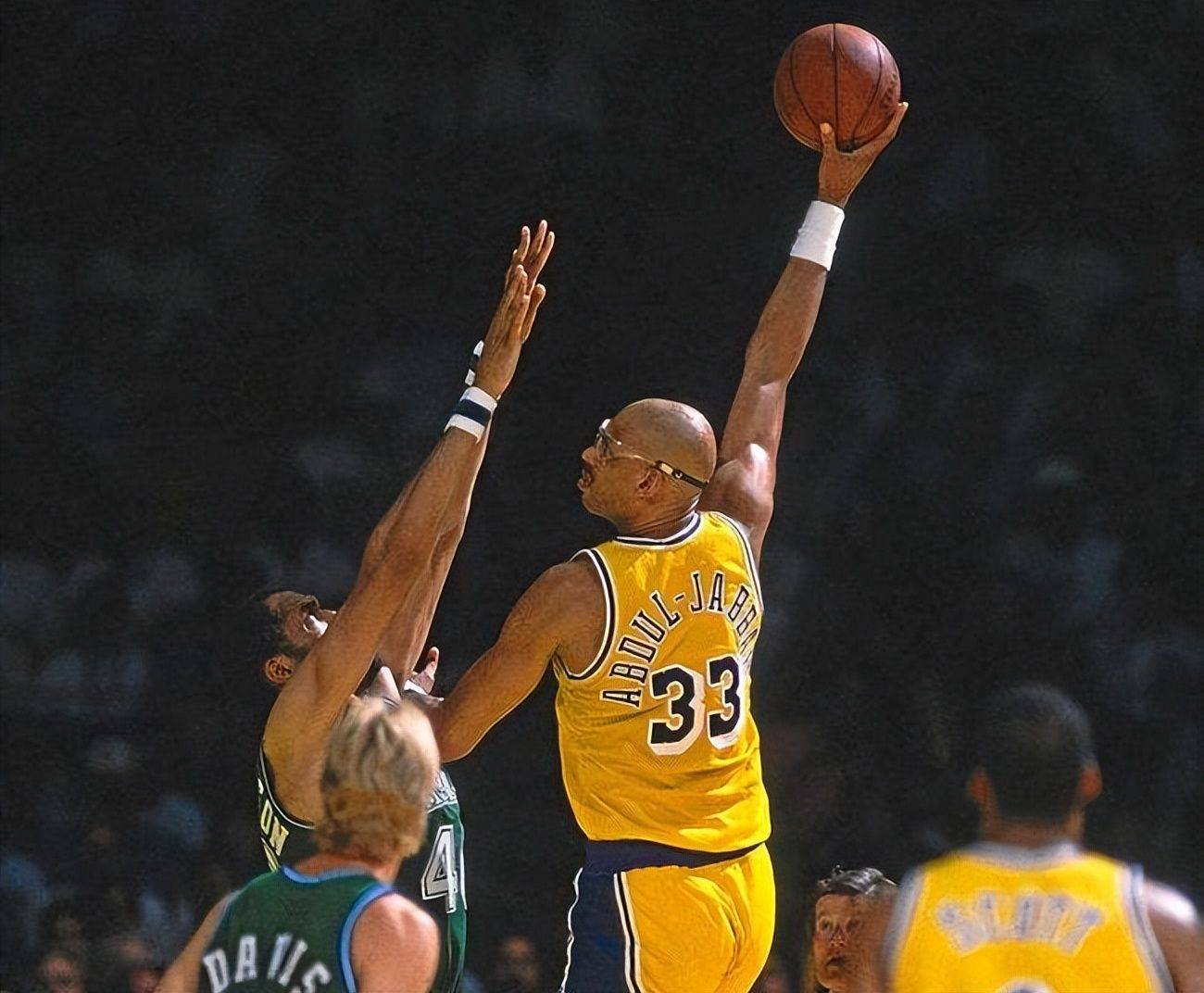 凯尔特人自2015年首次缺席圣诞大战 球员迎短暂休息（凯尔特人自2015年以来首次无缘圣诞大战，球员将获短暂休整）