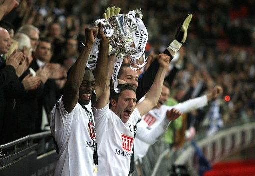 亚冠精英战报：高明锡破门，金大元点射扳平，江原2-2武里南联（亚冠焦点战报：高明锡建功，金大元点球追平，江原2-2战平武里南联）