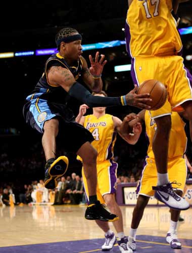 杜兰特稳定输出决定比赛走向（杜兰特稳健发挥左右战局）