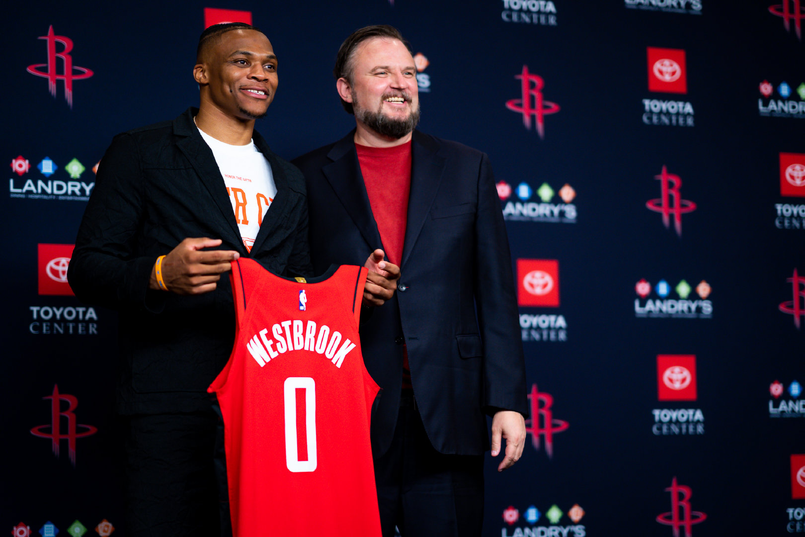 替补很准！贾巴里·沃克半场4记三分拿下16分2板1助1断（替补爆发！贾巴里-沃克半场飙中4记三分，砍下16分2篮板1助攻1抢断）