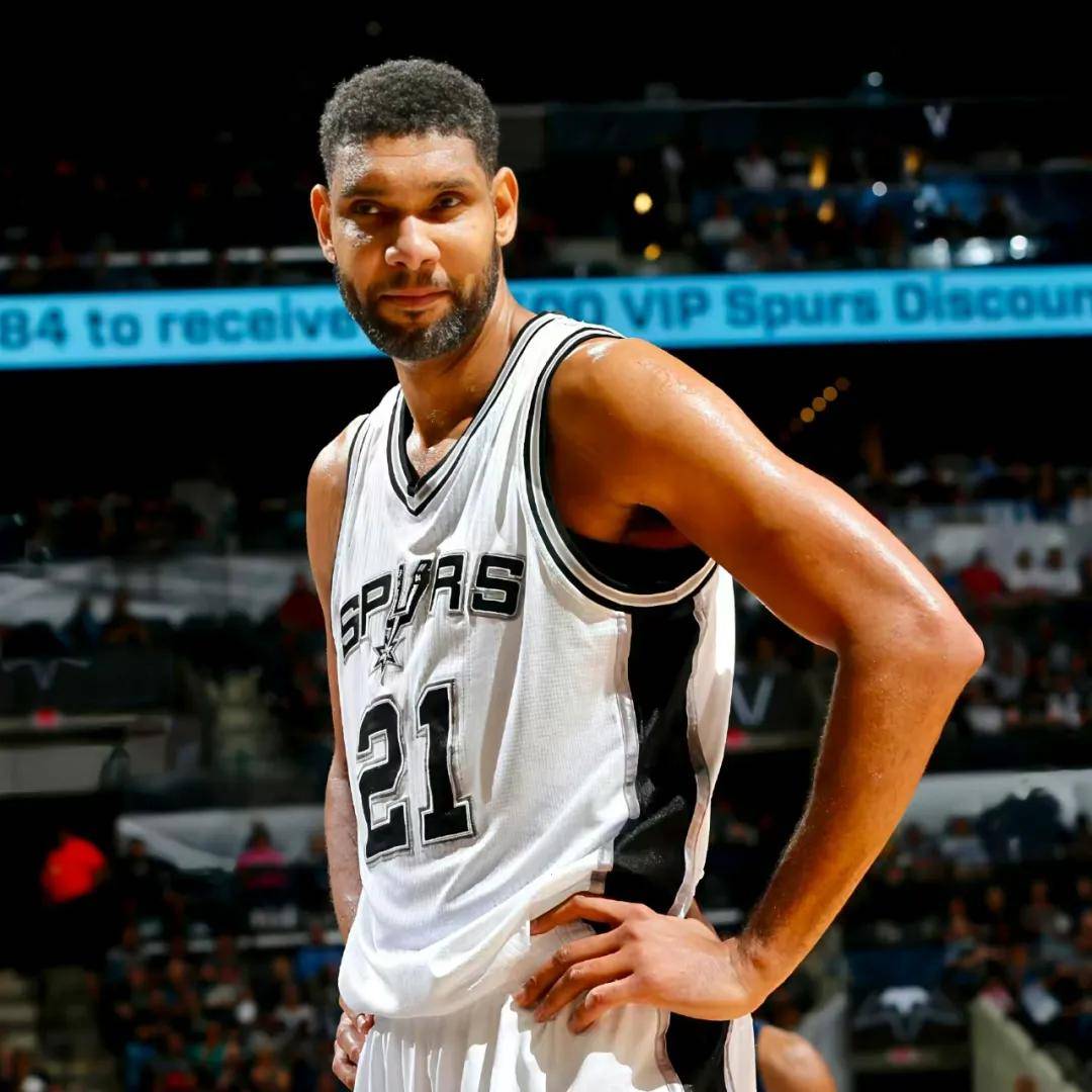 全市场：拉齐奥的边后卫马鲁西奇被推荐给米兰和尤文（意媒：拉齐奥边卫马鲁西奇被推介至AC米兰与尤文图斯）