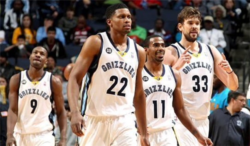 记者：萨拉赫不会随队出征国米，决定由高层和斯洛特共同作出（记者：萨拉赫缺席客战国米，由俱乐部高层与斯洛特联合决定）