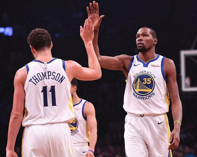 记者：上届非洲杯摘亚，尼日利亚国家队成员获得住房奖励（记者称尼日利亚队上届非洲杯摘亚，队员获赠住房）