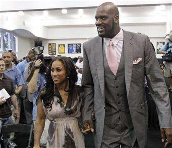 意媒：斯帕莱蒂想买中场，目标弗拉泰西、泽林斯基或法乔利（意媒曝：斯帕莱蒂寻中场强援，锁定弗拉泰西、泽林斯基、法乔利）