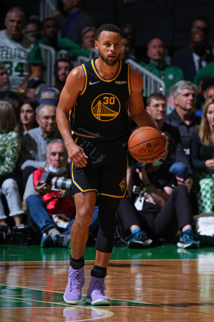 半场战报：海登海姆0-1弗赖堡，曼赞比建功（半场快讯：弗赖堡1-0领先海登海姆，曼赞比破门）