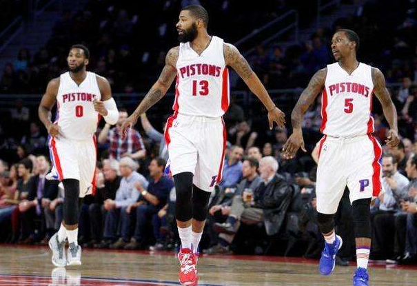 阿里纳斯：巴特勒如果这样打球 我会让他去打替补（阿里纳斯：巴特勒再这么打，我会让他坐板凳）